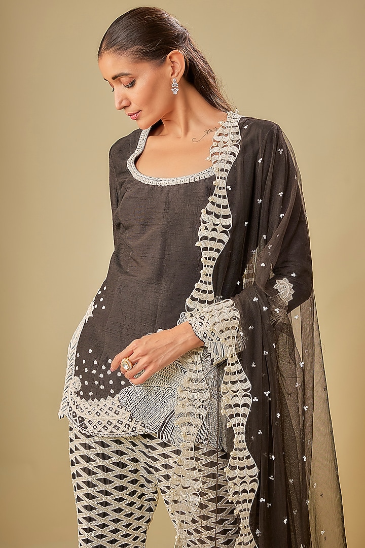 Black Raw Silk Floral Cutwork Kurta Set by ASHUTOSH JOSHI at Pernia's Pop Up Shop