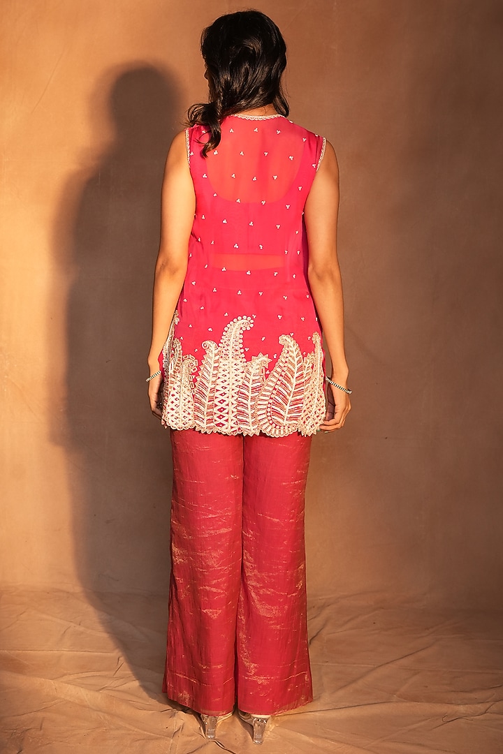 Fuchsia Pink Organza Resham & Paisley Work Kurta Set by ASHUTOSH JOSHI at Pernia's Pop Up Shop