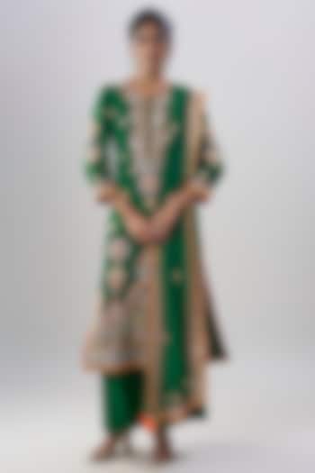 Green Blend Georgette Embroidered Boxy Kurta Set by ASAL By Abu Sandeep at Pernia's Pop Up Shop