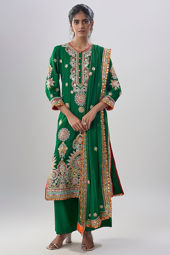 Green Blend Georgette Embroidered Boxy Kurta Set by ASAL By Abu Sandeep at Pernia's Pop Up Shop