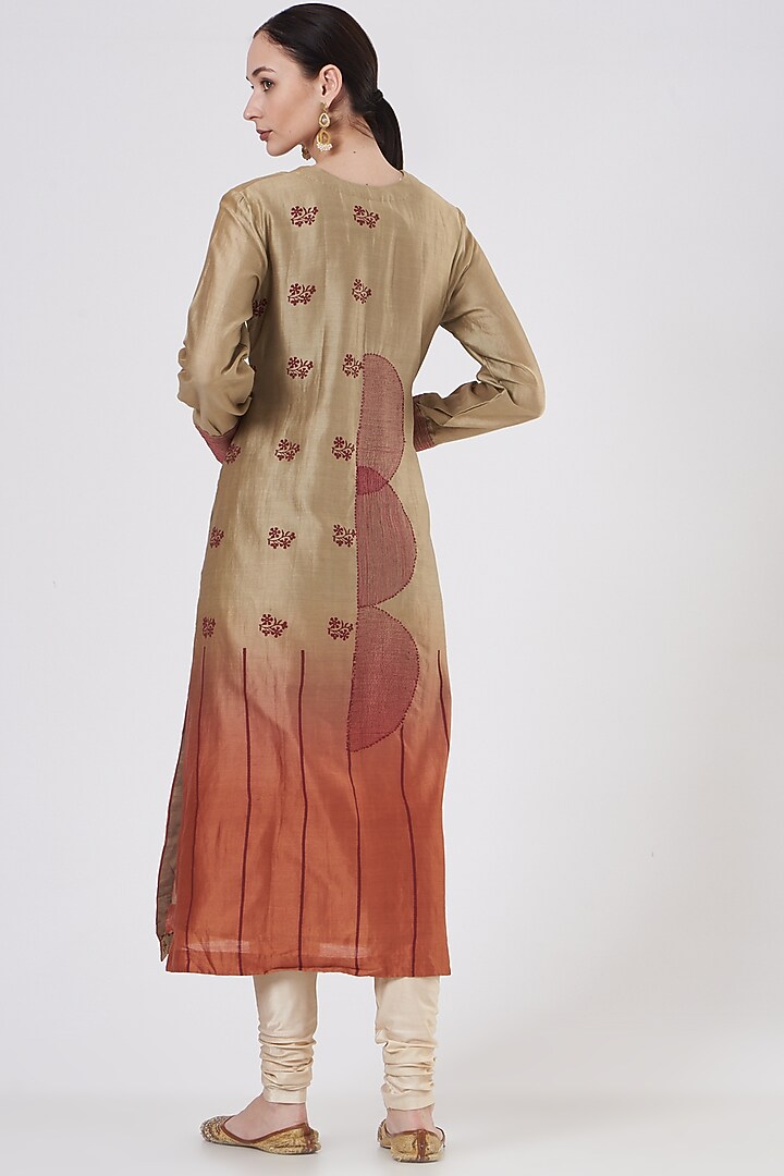 Grey Box Pleated Kurta by ABHI SINGH MADE IN INDIA at Pernia's Pop Up Shop