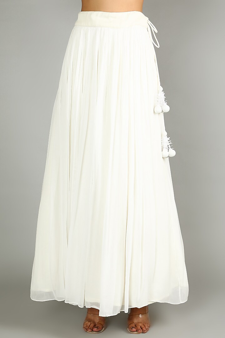 White Embroidered Wedding Lehenga Set by Ronak and Shruti at Pernia's Pop Up Shop