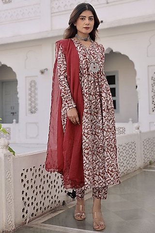 Maroon Cotton Hand-Dyed Kurta Set by ASRUMO