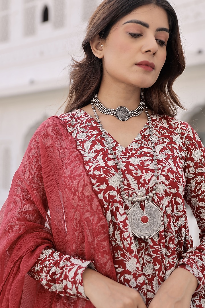 Maroon Cotton Hand-Dyed Kurta Set by ASRUMO at Pernia's Pop Up Shop