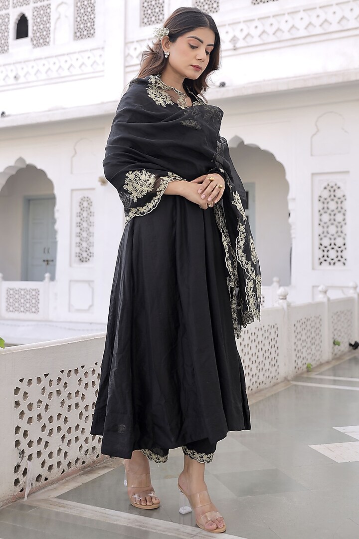Black Muslin Embroidered Kalidar Kurta Set by ASRUMO at Pernia's Pop Up Shop