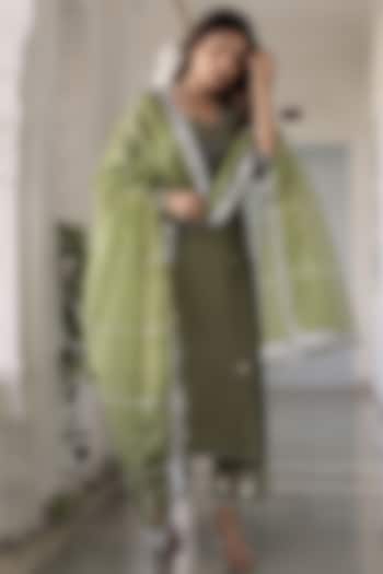 Green Chanderi Embroidered Kurta Set by ASRUMO at Pernia's Pop Up Shop