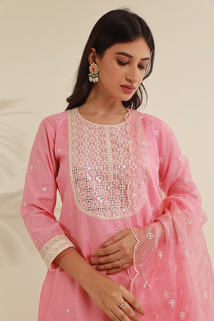 Pink Chanderi Mirror Embroidered Straight Kurta Set by ASRUMO at Pernia's Pop Up Shop