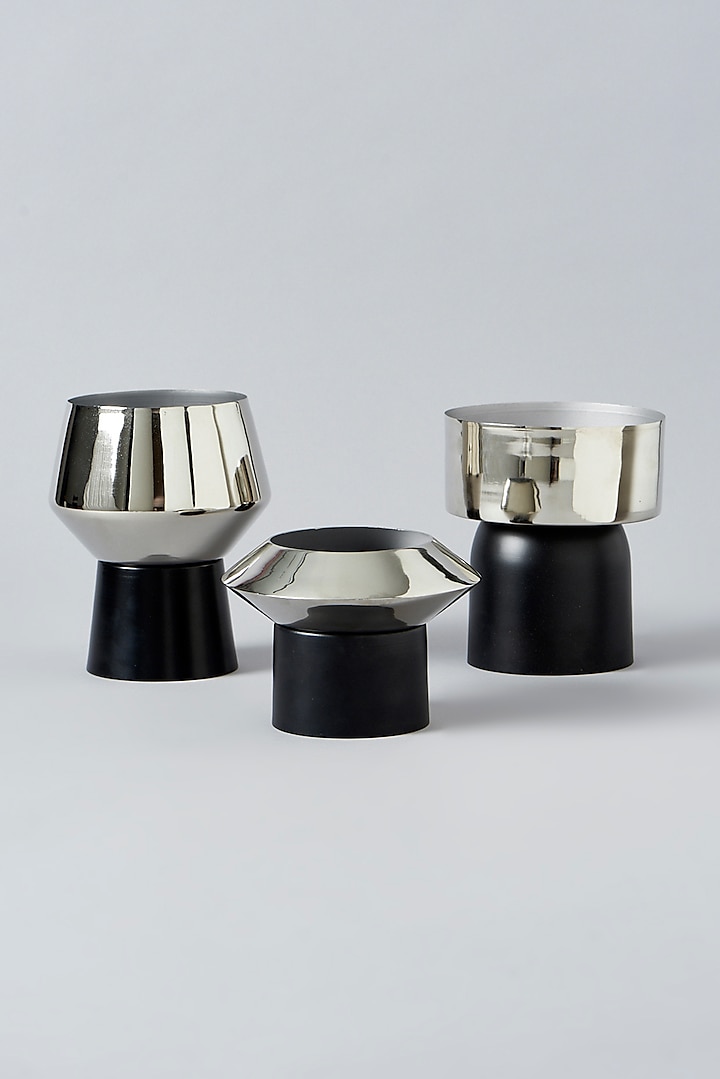 Black & Silver Metal Planter Set by Assemblage at Pernia's Pop Up Shop