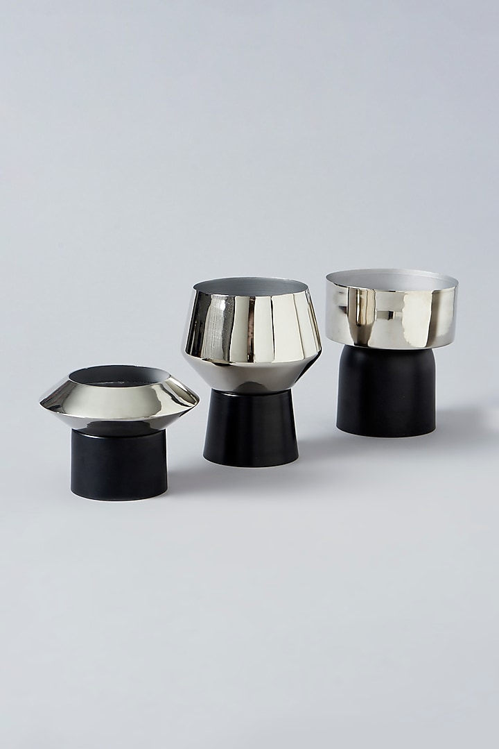 Black & Silver Metal Planter Set by Assemblage at Pernia's Pop Up Shop