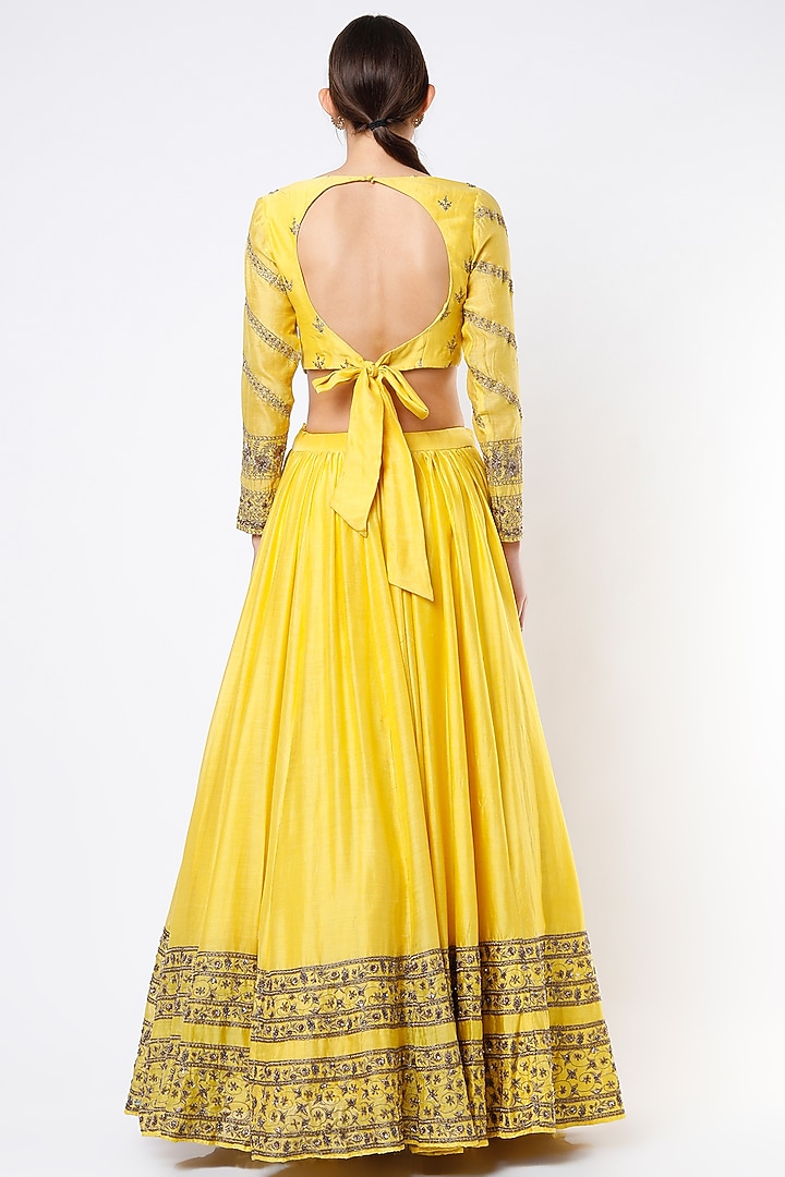 Yellow Chanderi & Chiffon Embroidered Wedding Lehenga Set by Astha Narang at Pernia's Pop Up Shop