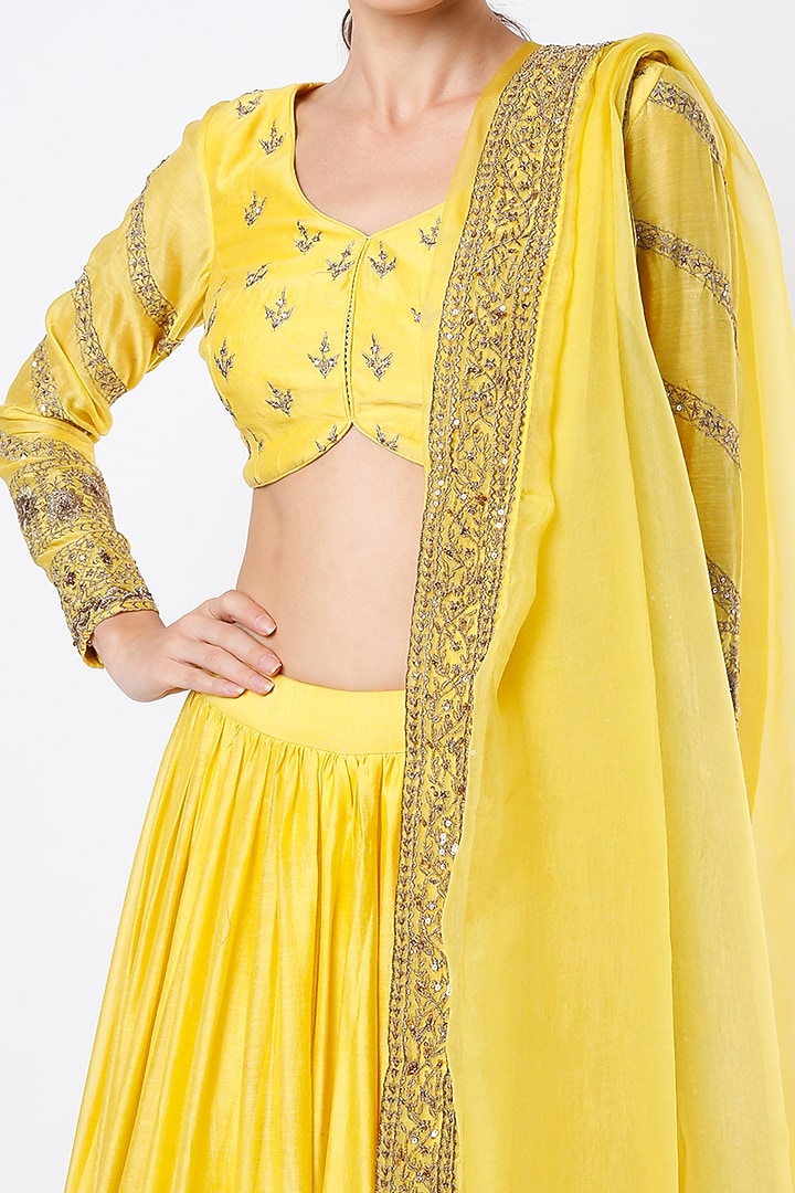 Yellow Chanderi & Chiffon Embroidered Wedding Lehenga Set by Astha Narang at Pernia's Pop Up Shop