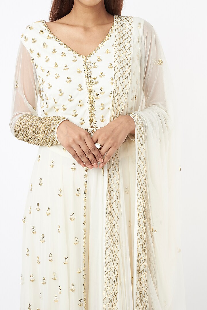 White Georgette & Crepe Jaal Embroidered Kurta Set by Astha Narang at Pernia's Pop Up Shop