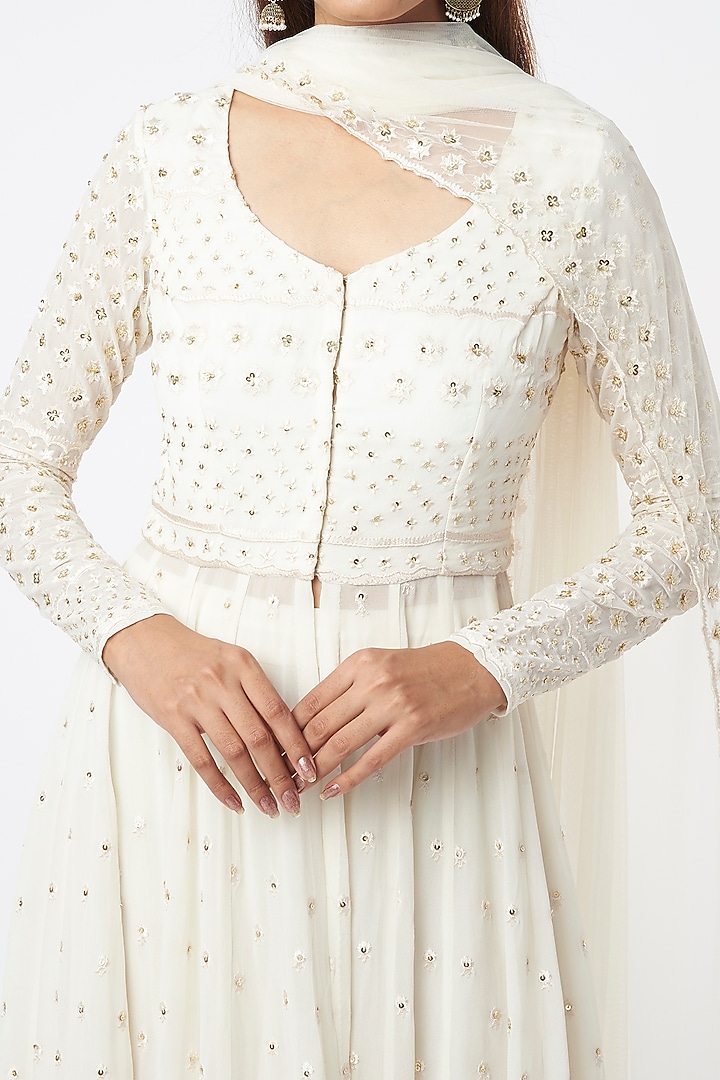 White Embroidered Wedding Anarkali Set by Astha Narang at Pernia's Pop Up Shop