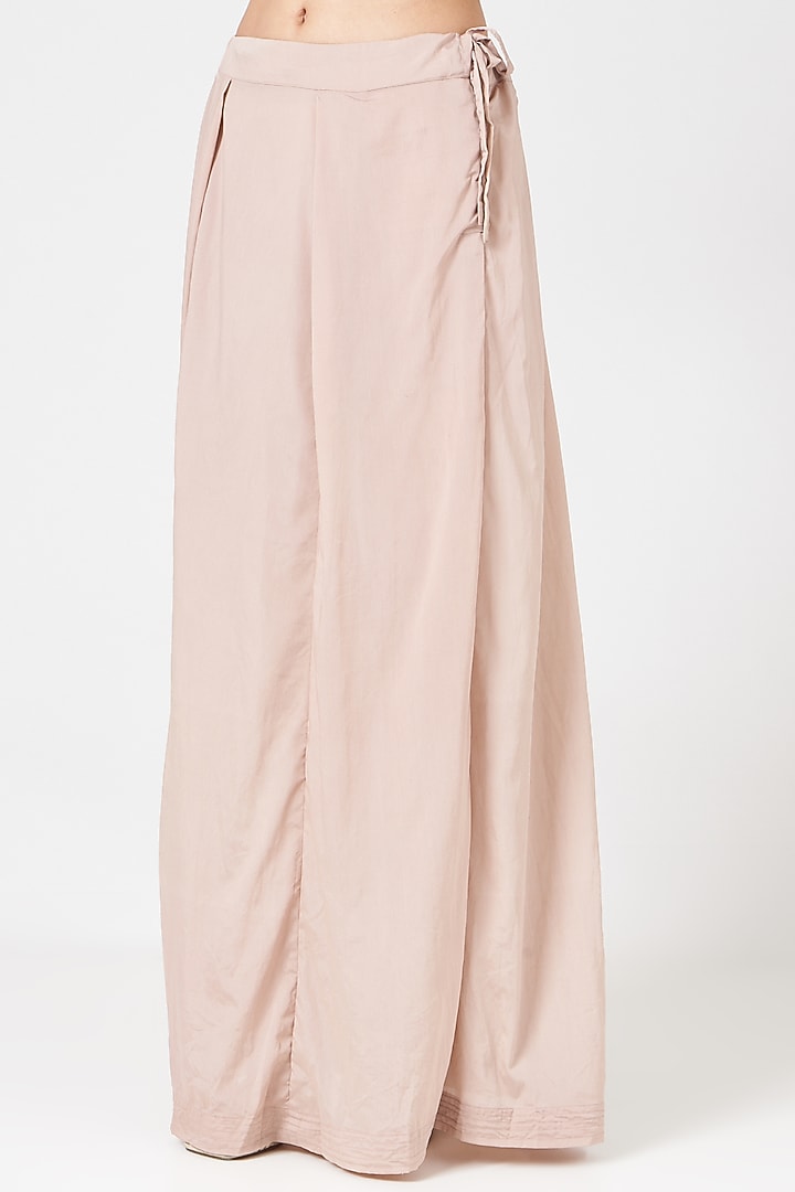 Blush Pink Crepe Reception Saree Set by Astha Narang at Pernia's Pop Up Shop