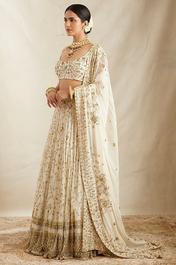 Off-White Net Boota embroidred Wedding Lehenga Set by Astha Narang at Pernia's Pop Up Shop