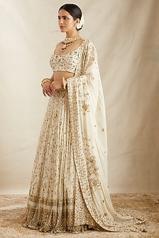 Off-White Net Boota embroidred Lehenga Set by Astha Narang