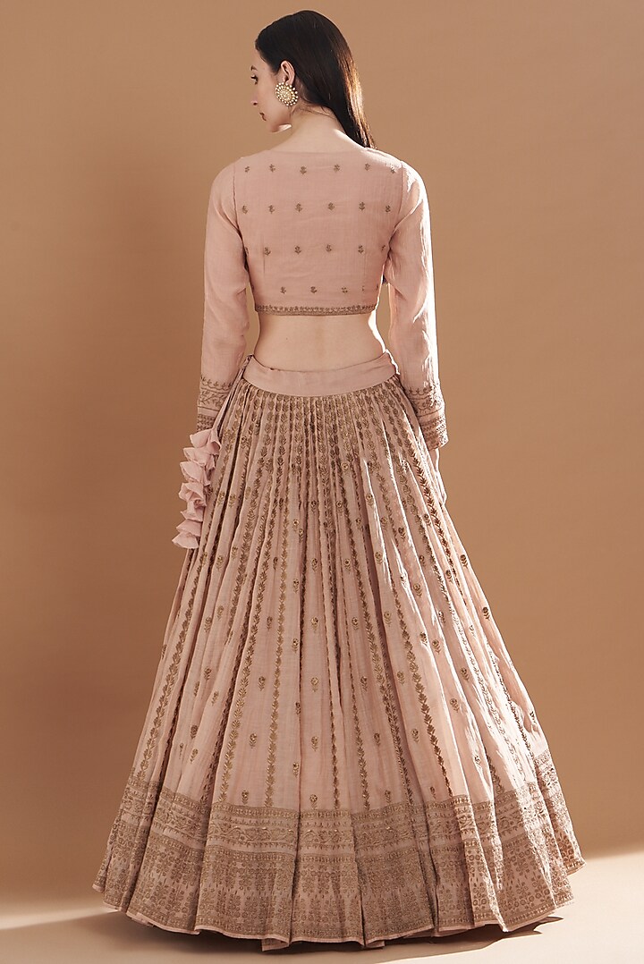Champagne Pink Organza Silk Thread Embroidered Wedding Lehenga Set by Astha Narang at Pernia's Pop Up Shop