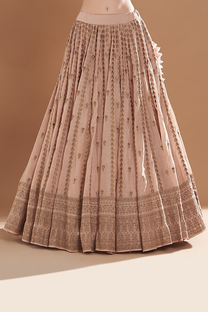 Champagne Pink Organza Silk Thread Embroidered Wedding Lehenga Set by Astha Narang at Pernia's Pop Up Shop