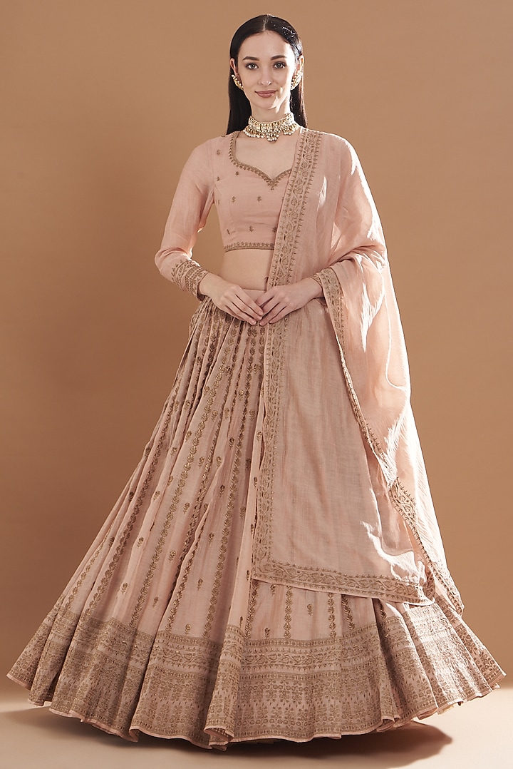 Champagne Pink Organza Silk Thread Embroidered Wedding Lehenga Set by Astha Narang at Pernia's Pop Up Shop