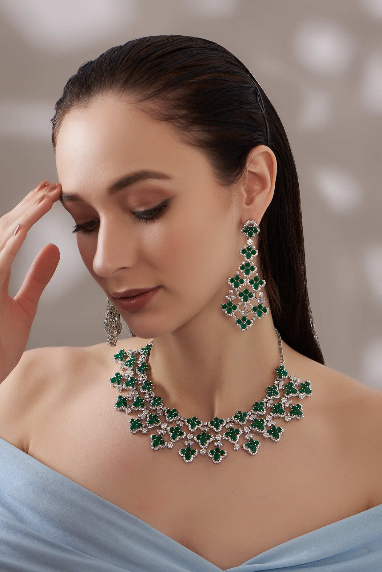 Unido emerald Necklace – The Annex