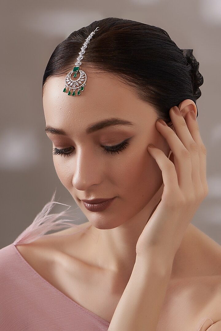 White Finish Green Stone Maang Tikka by Aster at Pernia's Pop Up Shop