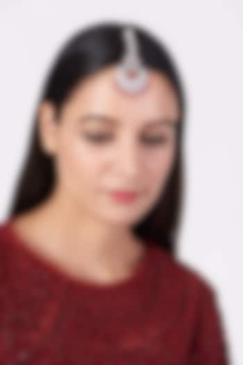 White Finish Pink Synthetic Stone & Zircon Maang Tika by Aster at Pernia's Pop Up Shop