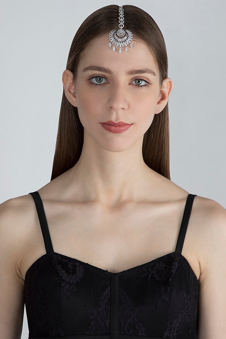 White Finish Diamond Maang Tikka by Aster at Pernia's Pop Up Shop