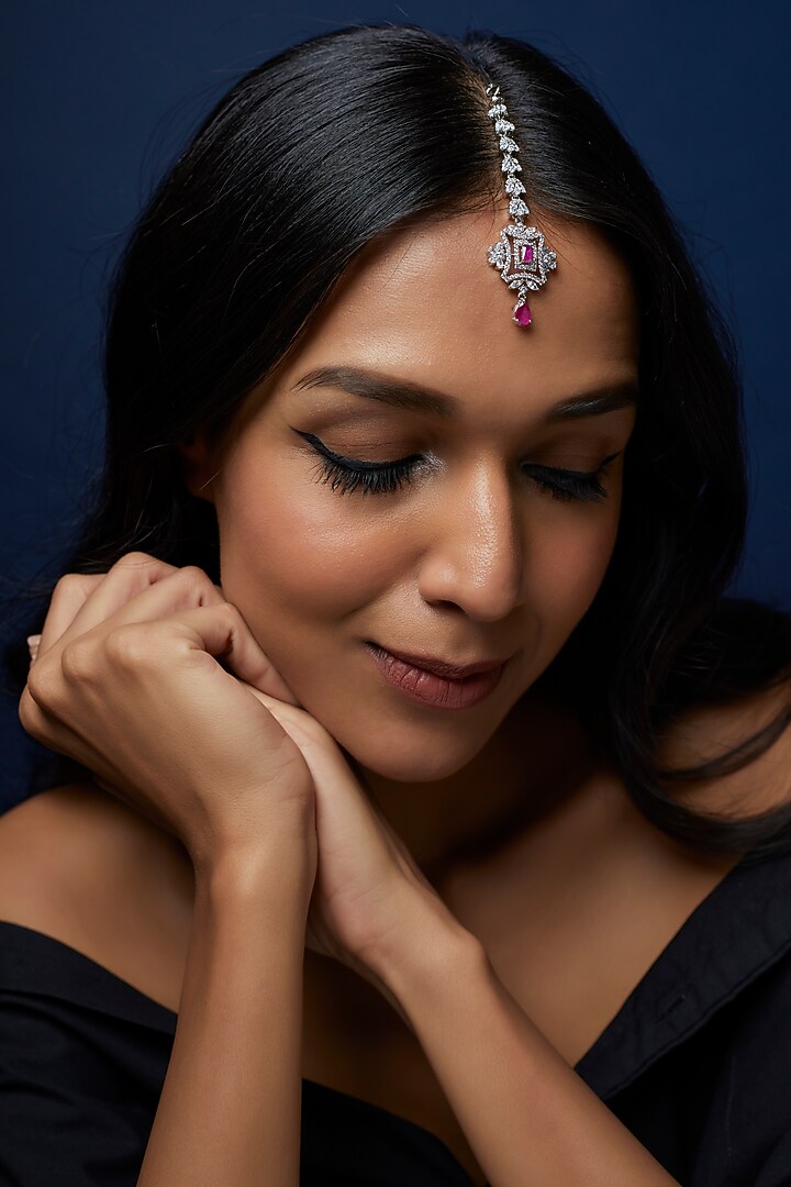 White Finish Zircon & Ruby Stone Maang Tikka by Aster at Pernia's Pop Up Shop