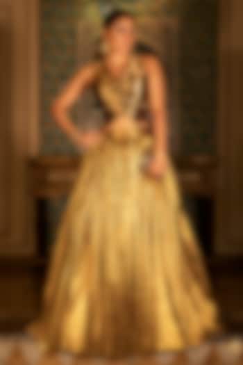 Gold Silk Jacquard Crushed Gathered Jacket Lehenga Set by Ashna Vaswani at Pernia's Pop Up Shop