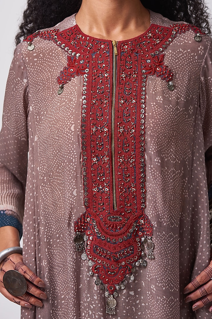 Ash Printed Textured Asymmetrical Kurta Set by ASEEM KAPOOR at Pernia's Pop Up Shop