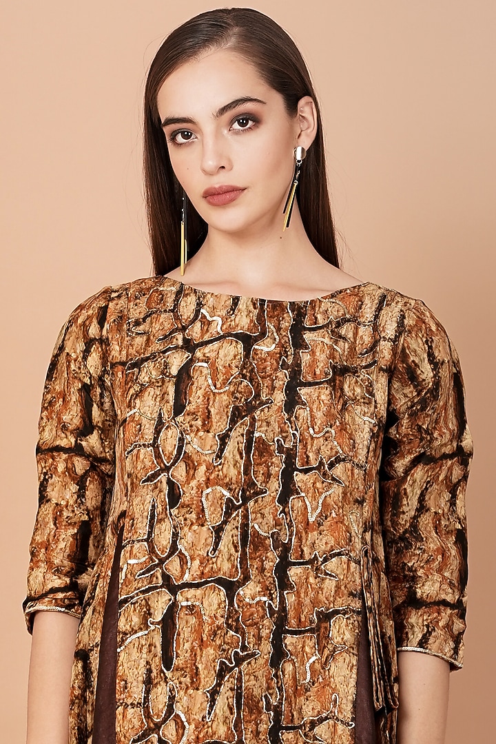 Gold Printed Kurta With Pants by Breathe By Aakanksha Singh at Pernia's Pop Up Shop