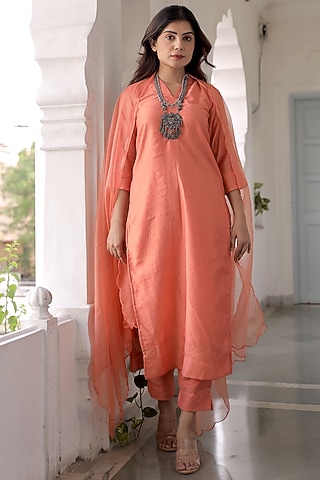 Orange Muslin Hand Dyed Kurta Set by ASRUMO
