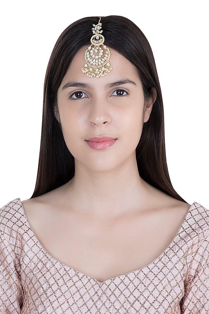 Yellow Rhodium Plated Kundan & Pearl Maangtika by Aster at Pernia's Pop Up Shop