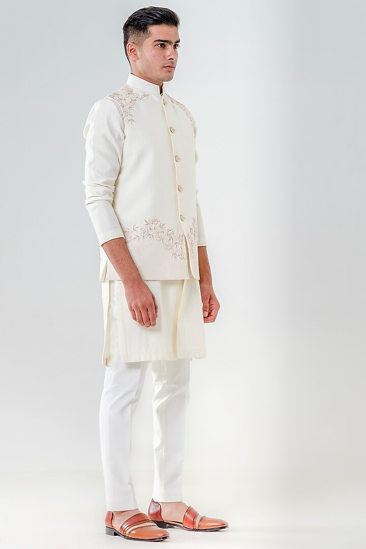 Ivory Dupion Silk Zari Embroidered Bundi Jacket Set by Amrit Dawani at Pernia's Pop Up Shop