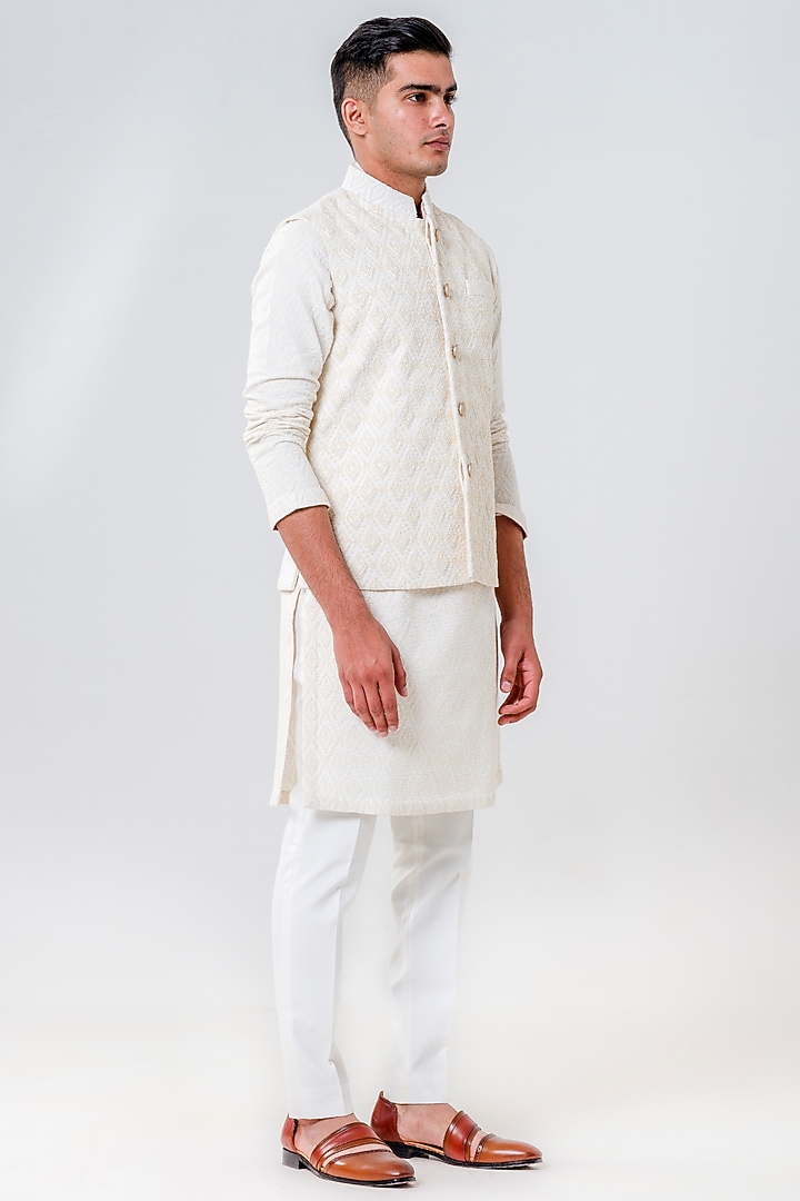 Ivory Lucknowi Bundi Jacket Set by Amrit Dawani at Pernia's Pop Up Shop