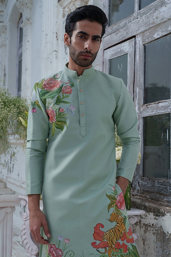 Green Cotton Blend Hand Painted Kurta Set by Amrit Dawani at Pernia's Pop Up Shop