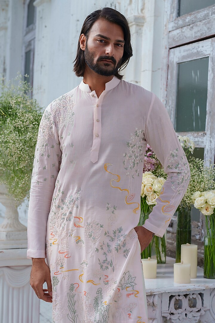 Pink Muslin Resham Embroidered Kurta Set by Amrit Dawani at Pernia's Pop Up Shop