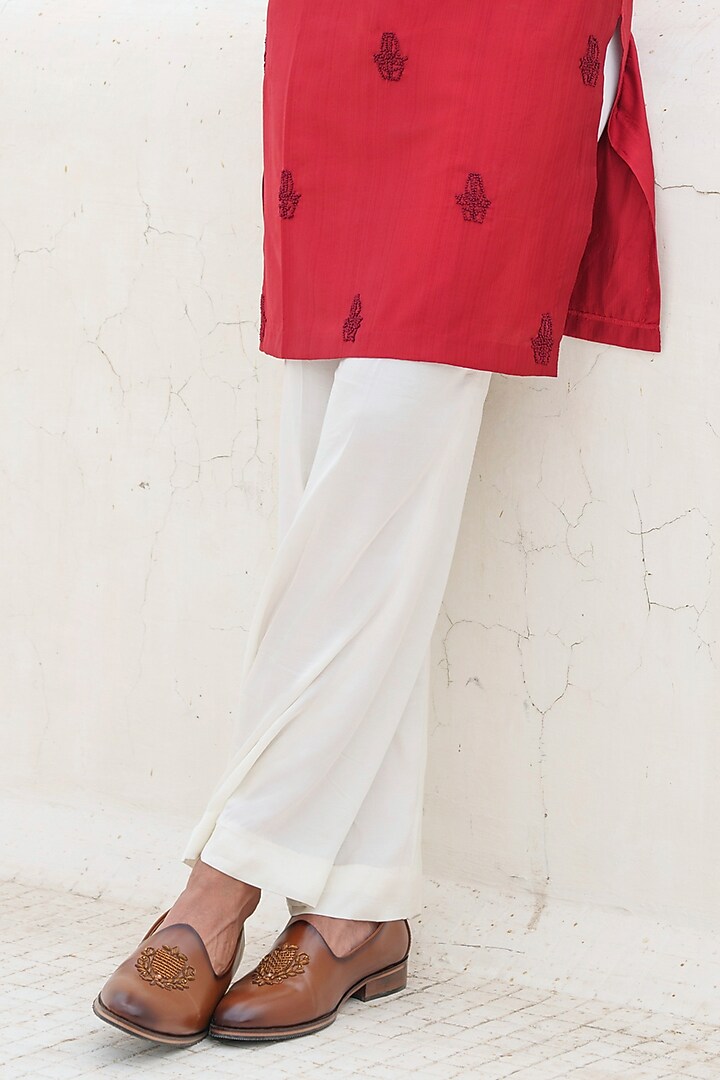 Red Cotton Blend Embroidered Kurta Set by Amrit Dawani at Pernia's Pop Up Shop