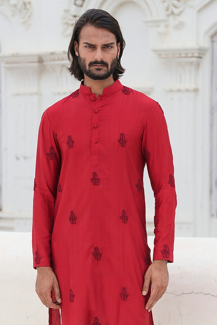 Red Cotton Blend Embroidered Kurta Set by Amrit Dawani at Pernia's Pop Up Shop
