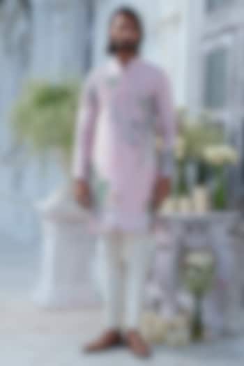 Pink Cotton Blend Hand Painted Kurta Set by Amrit Dawani at Pernia's Pop Up Shop