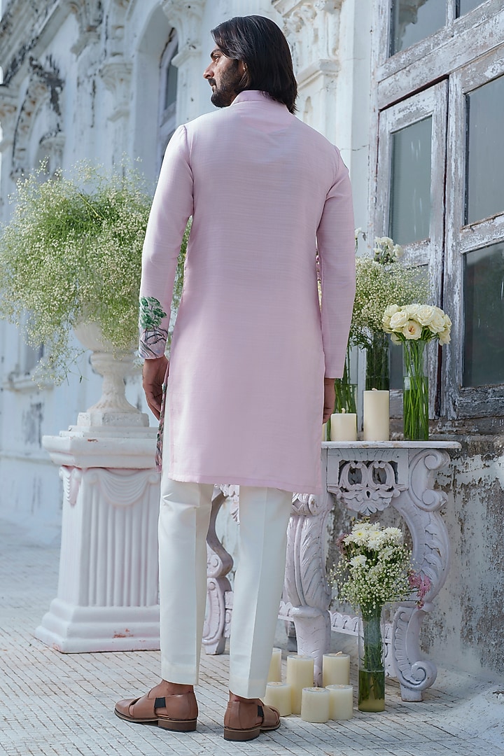 Pink Cotton Blend Hand Painted Kurta Set by Amrit Dawani at Pernia's Pop Up Shop