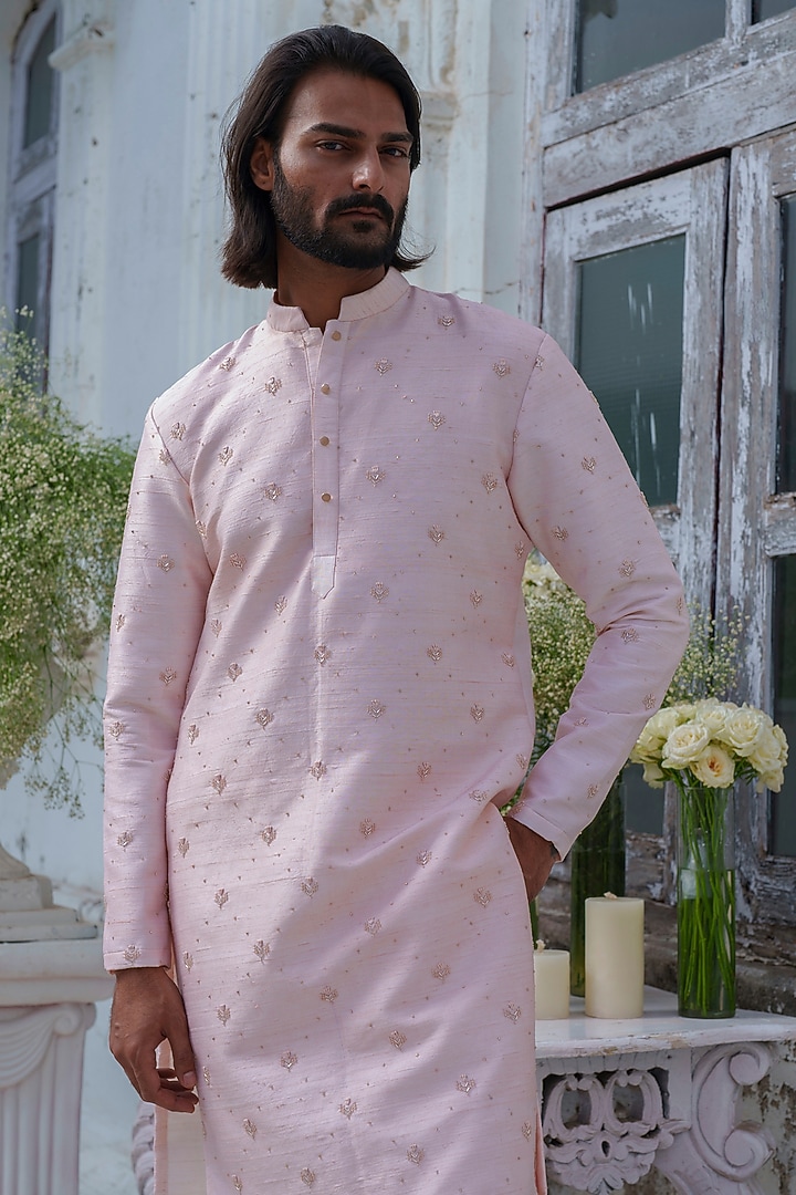 Pink Raw Silk Embroidered Kurta Set by Amrit Dawani at Pernia's Pop Up Shop