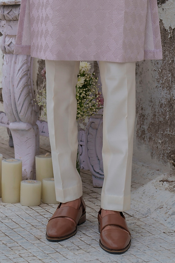 Mauve Chanderi Self Textured Kurta Set by Amrit Dawani at Pernia's Pop Up Shop