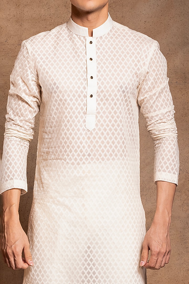 White Self Chanderi Kurta Set by Amrit Dawani at Pernia's Pop Up Shop