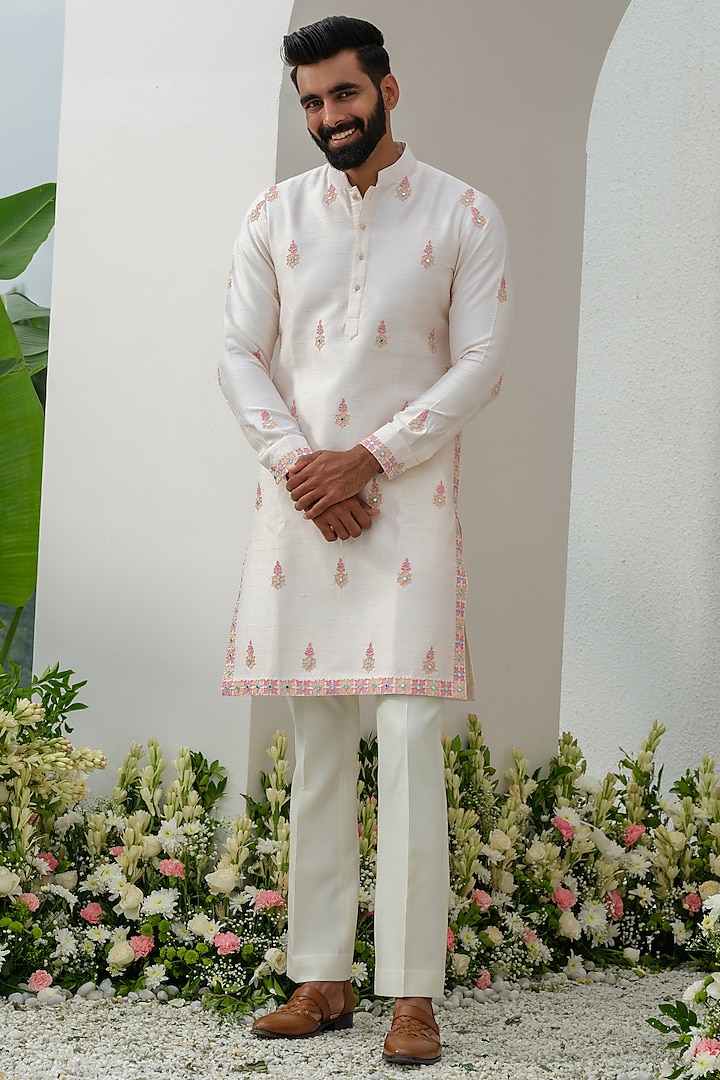 Light Pink Raw Silk Hand Embroidered Kurta Set by Amrit Dawani