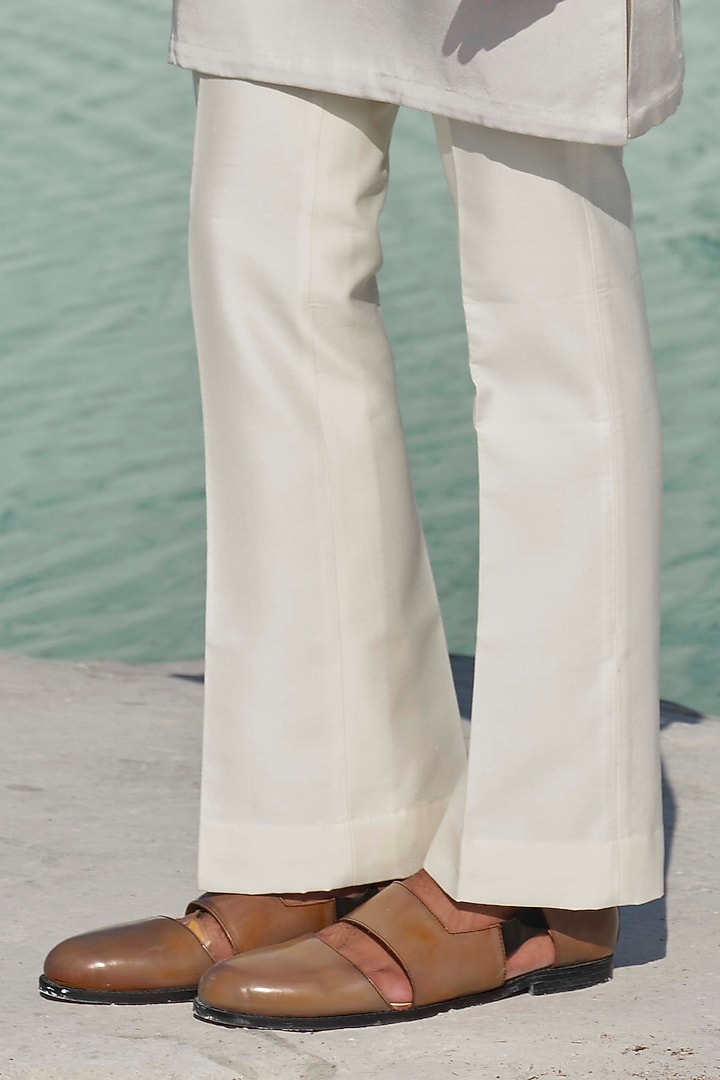 Light Grey Modal Silk Hand Embellished Kurta Set by Amrit Dawani at Pernia's Pop Up Shop