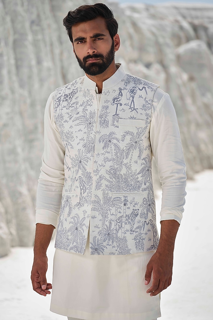 Ivory Raw Silk Thread Embroidered Bundi Jacket Set by Amrit Dawani at Pernia's Pop Up Shop