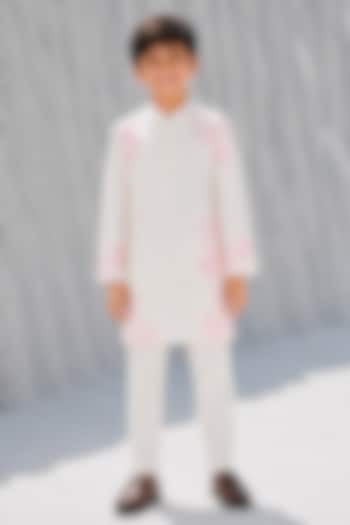 Ivory Modal Silk Hand Painted Kurta Set For Boys by Amrit Dawani Kids at Pernia's Pop Up Shop