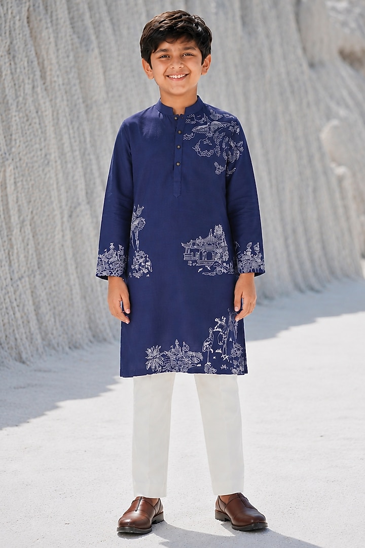 Navy Blue Cotton Silk Blend Thread Work Kurta Set For Boys by Amrit Dawani Kids at Pernia's Pop Up Shop
