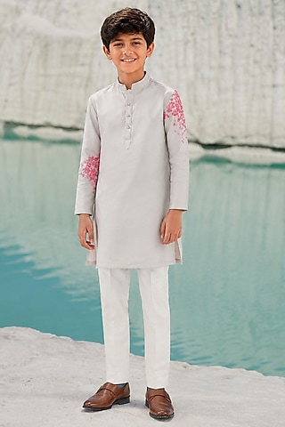 Light Grey Modal Silk Hand Painted Kurta Set For Boys by Amrit Dawani Kids
